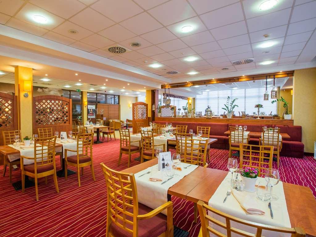 Qubus Hotel Glogow Ресторан фото
