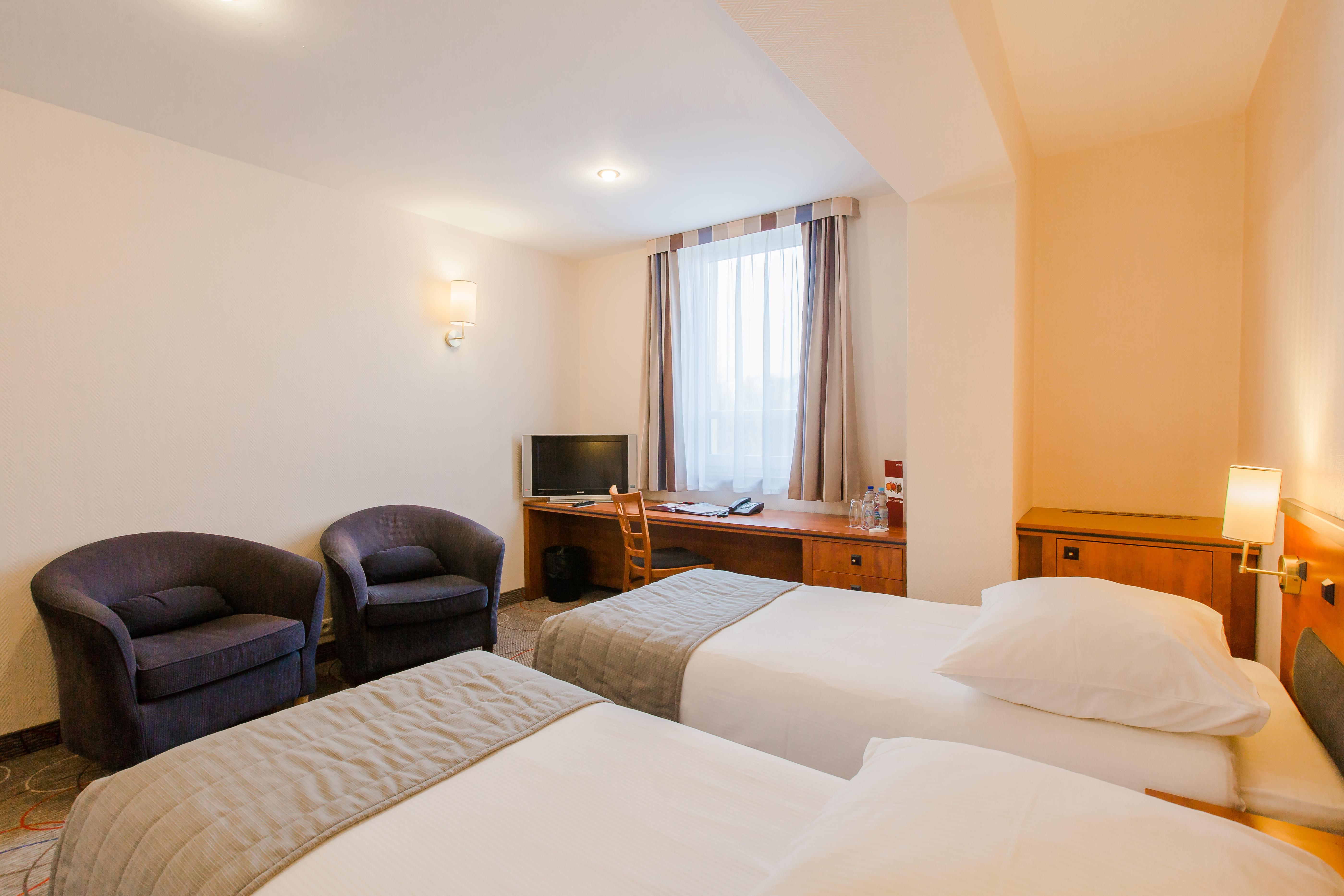 Qubus Hotel Glogow Екстер'єр фото