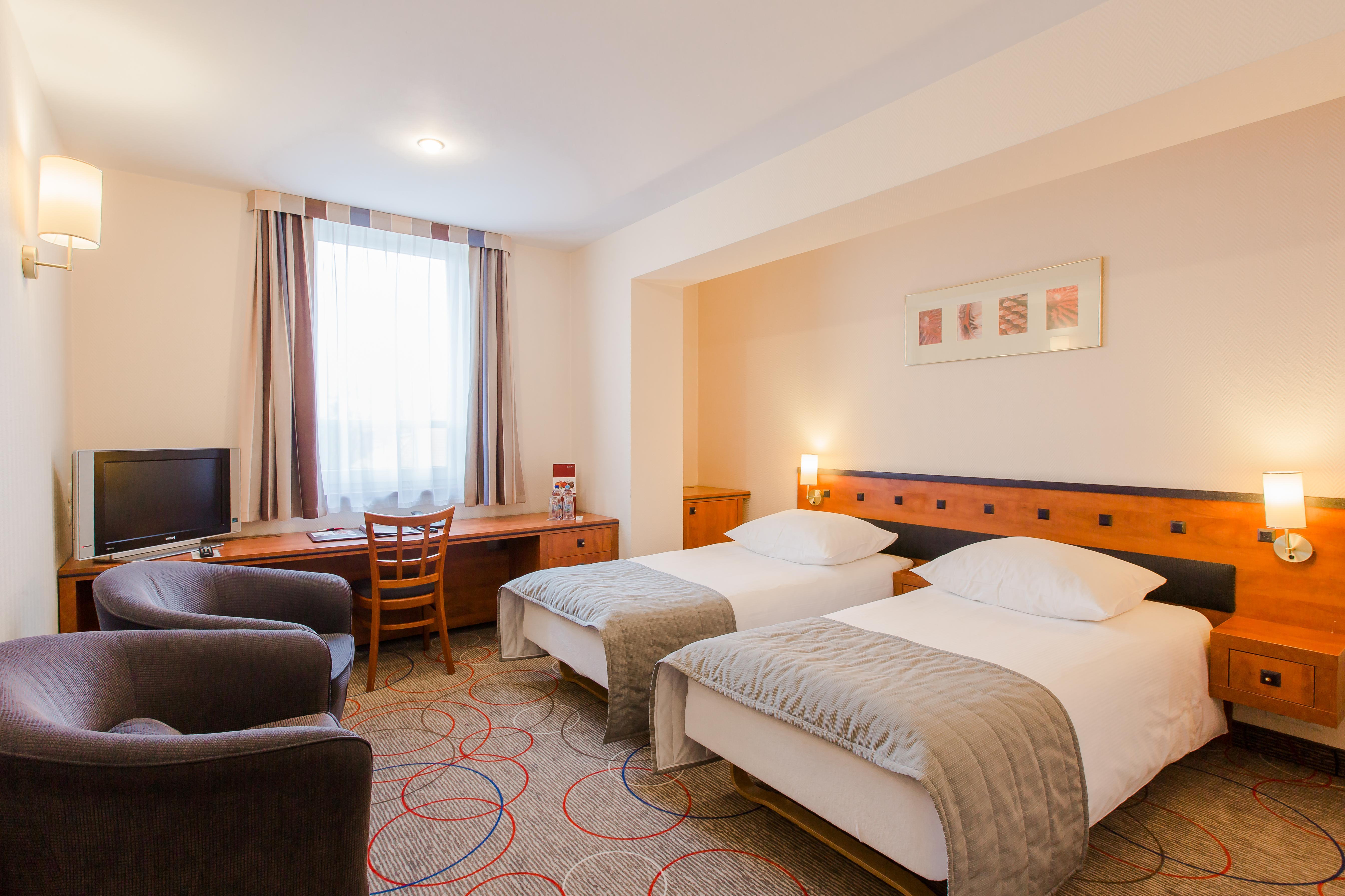 Qubus Hotel Glogow Екстер'єр фото