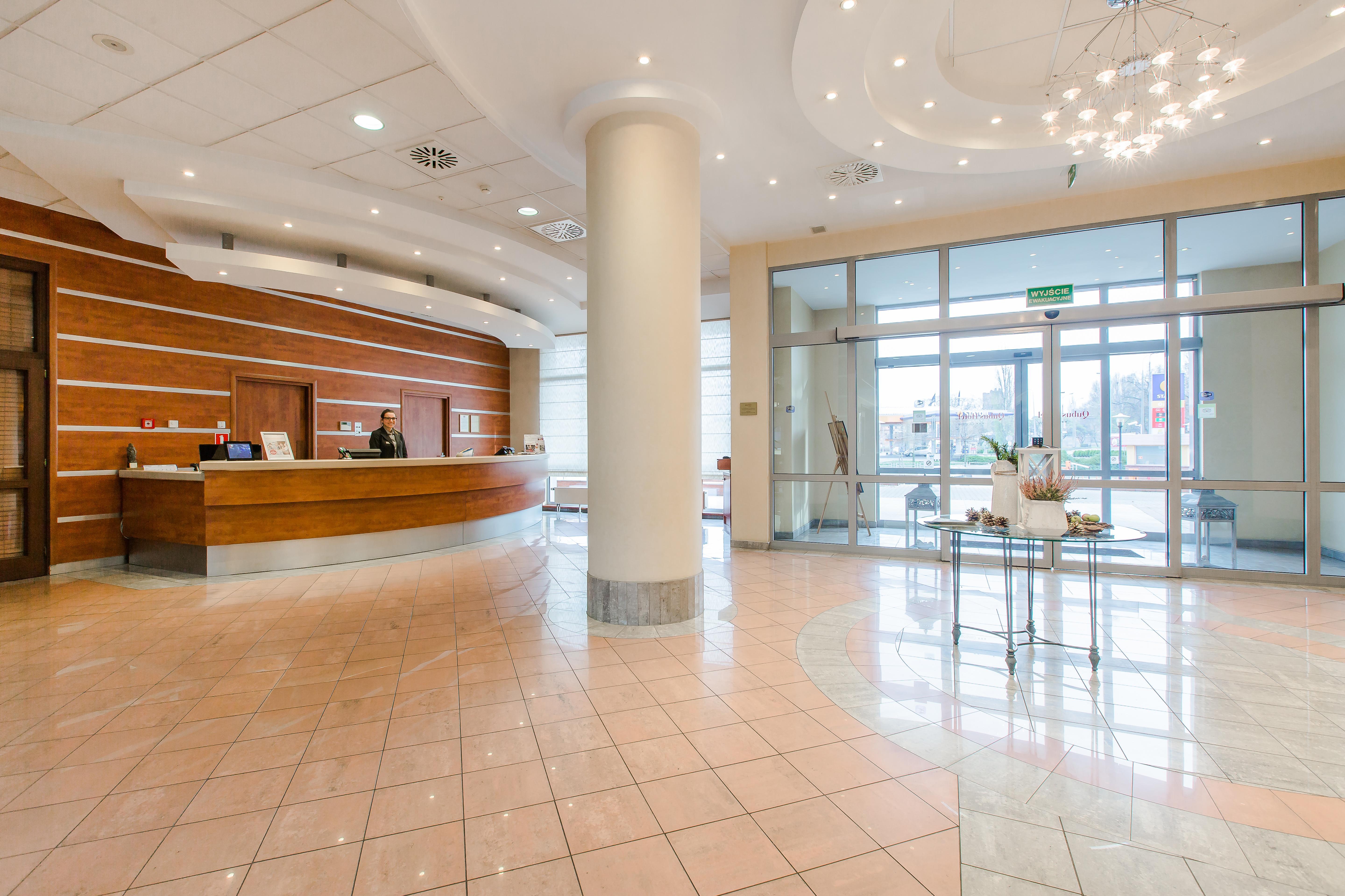 Qubus Hotel Glogow Екстер'єр фото