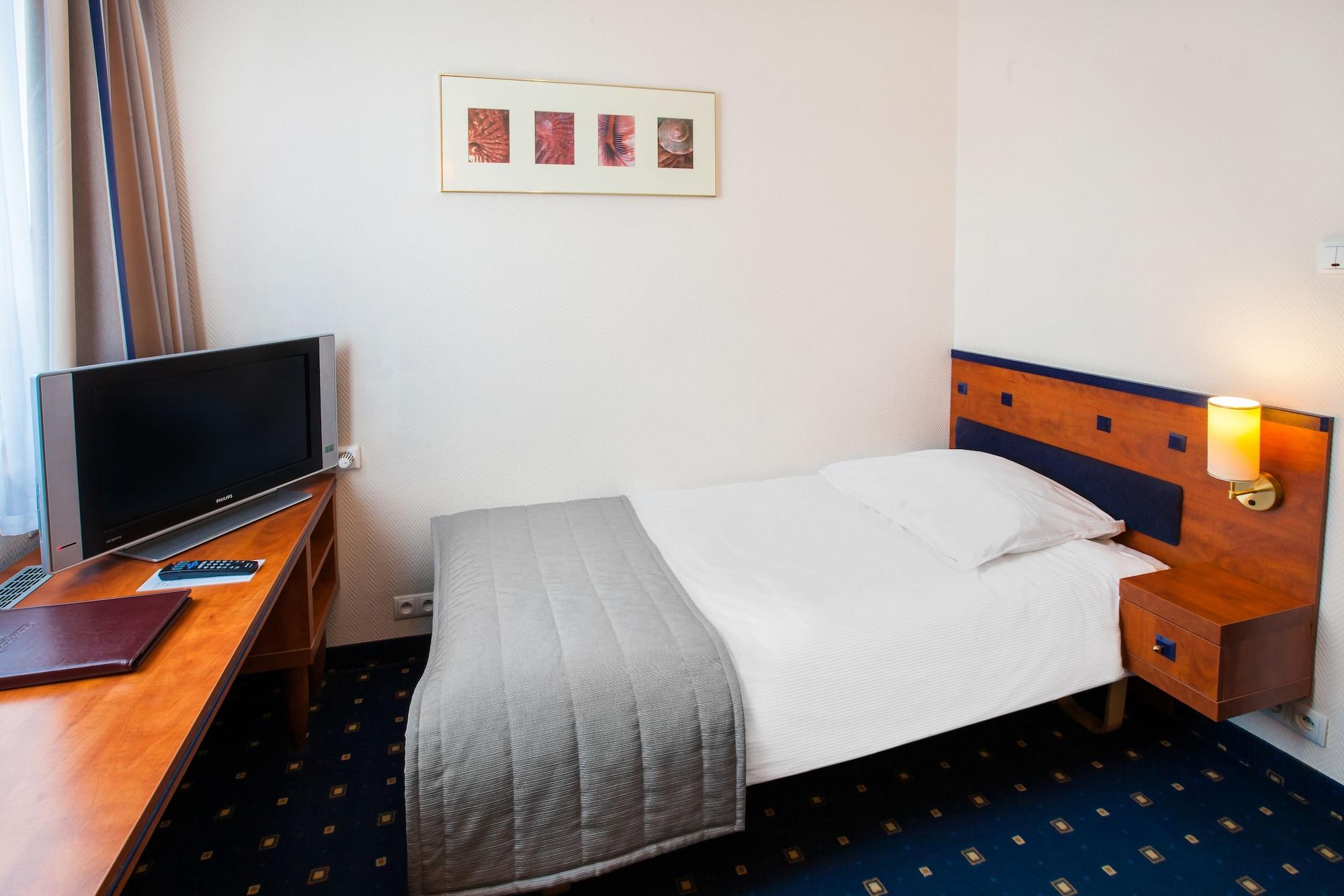 Qubus Hotel Glogow Екстер'єр фото