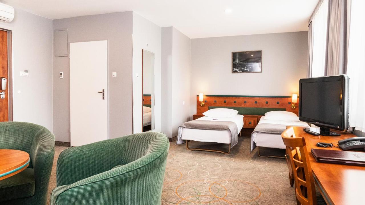 Qubus Hotel Glogow Екстер'єр фото